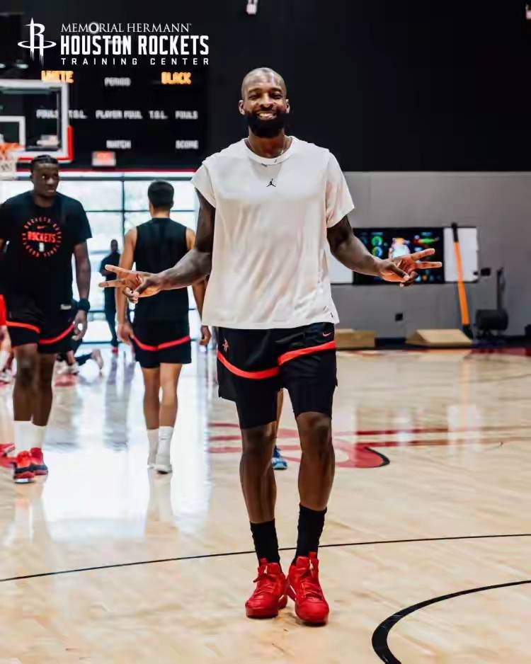 休斯敦火箭训练开放日,赛前内部沟通引欢呼,CBA常规赛在即,心理建设被强调的简单介绍 休斯敦火箭训练开放日,赛前内部沟通引欢呼,CBA常规赛在即,心理建设被强调的简单介绍