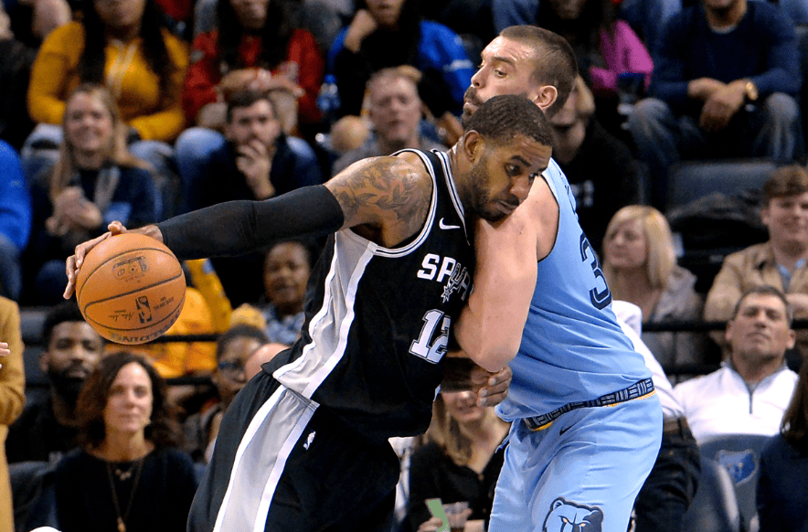 包含赛前突围战来临，圣安东尼奥马刺围绕CBA常规赛复出首秀，悬念犹存，更衣室氛围转暖的词条-九游电竞