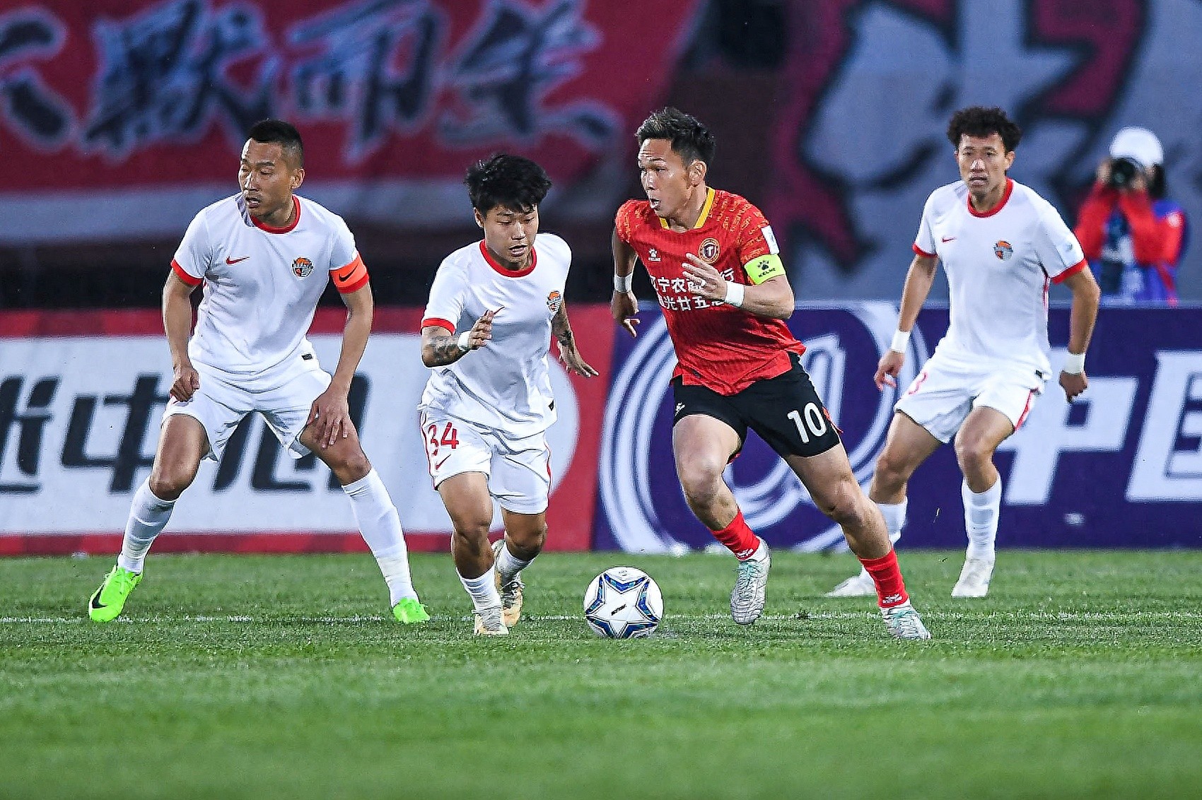 关于武汉三镇冲刺阶段再遭质疑，志在CBA季后赛名次提升，目标明确，控场能力受关注的信息