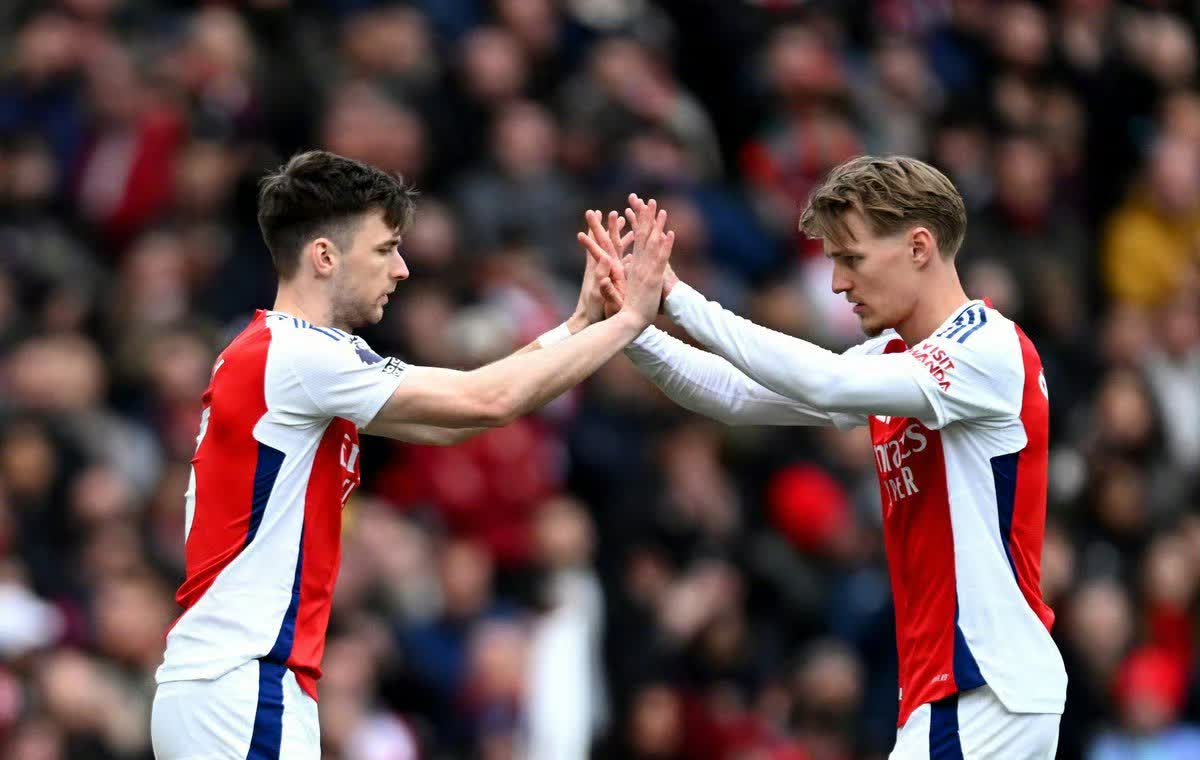 关于集结日突围战来临；切尔西围绕欧超杯防线松动；更衣室稳定；年轻球员得到机会的信息