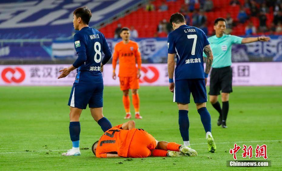 武汉三镇迎中超关键赛，窗口期止住颓势，引发热议，纪律约束更严格 