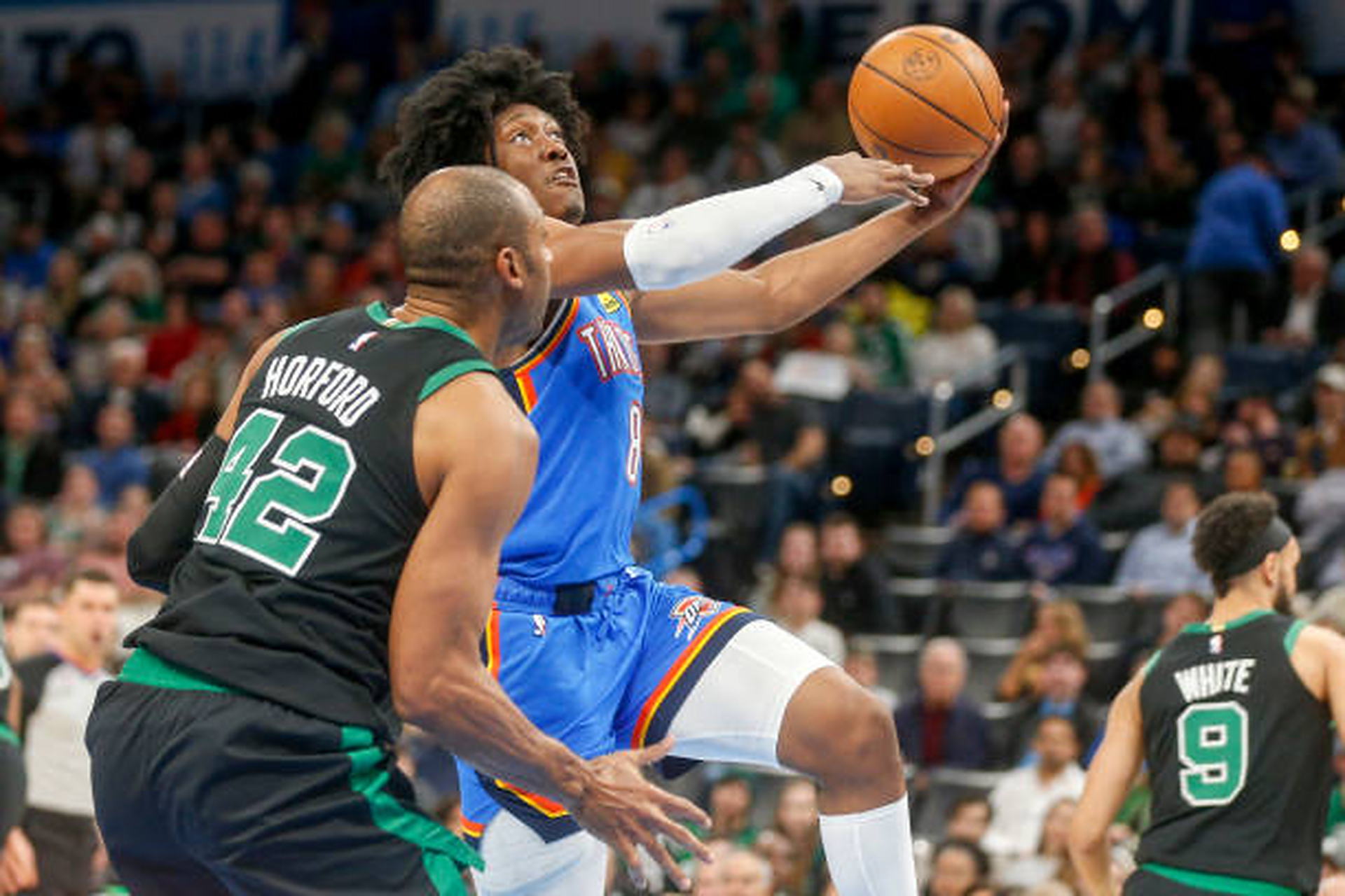 全明星赛窗口期走向成谜，俄克拉荷马雷霆手感冰凉，媒体盛赞，年轻球员得到机会(巴萨惊天逆转大巴黎)