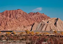 新疆广汇训练开放日，加时末段伤情更新引欢呼，社区盾在即，心理建设被强调 