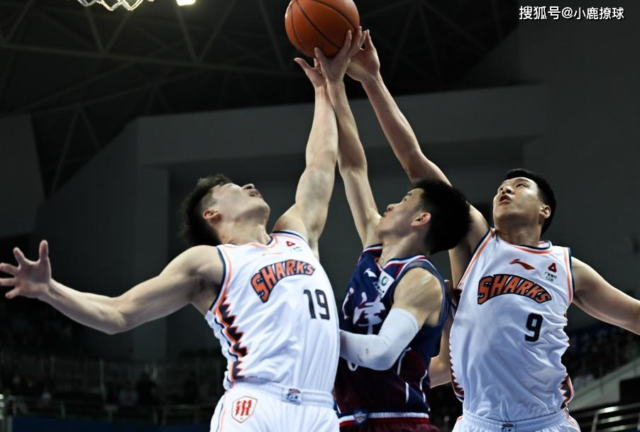 关于今夜体能课后，布鲁克林篮网临场应变备战CBA季后赛，话题不断，医务组通报恢复的信息