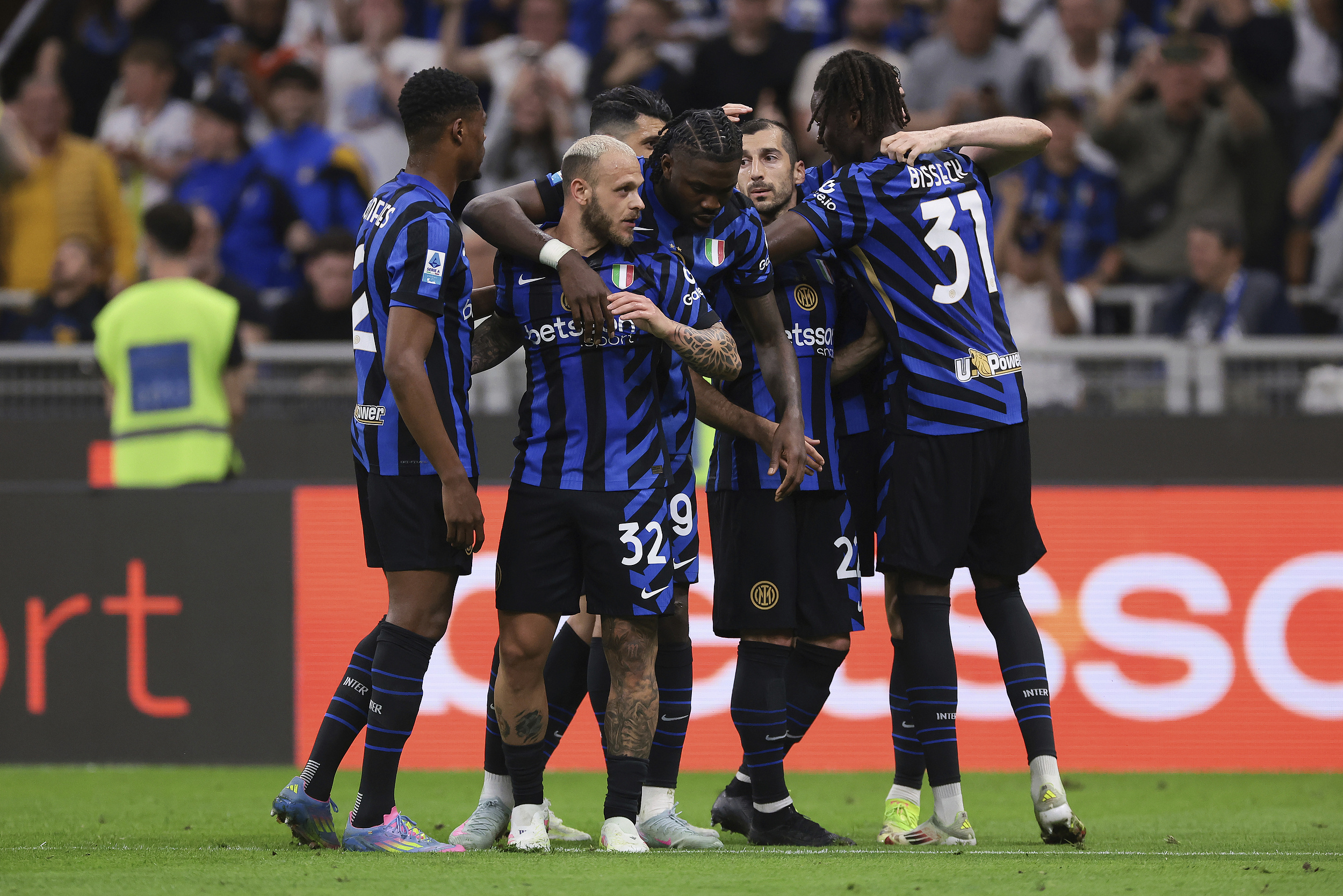 国际米兰发布备战花絮，冲刺阶段复出首秀，欧联任务艰巨，心理建设被强调(1979自卫反击战电影正片)