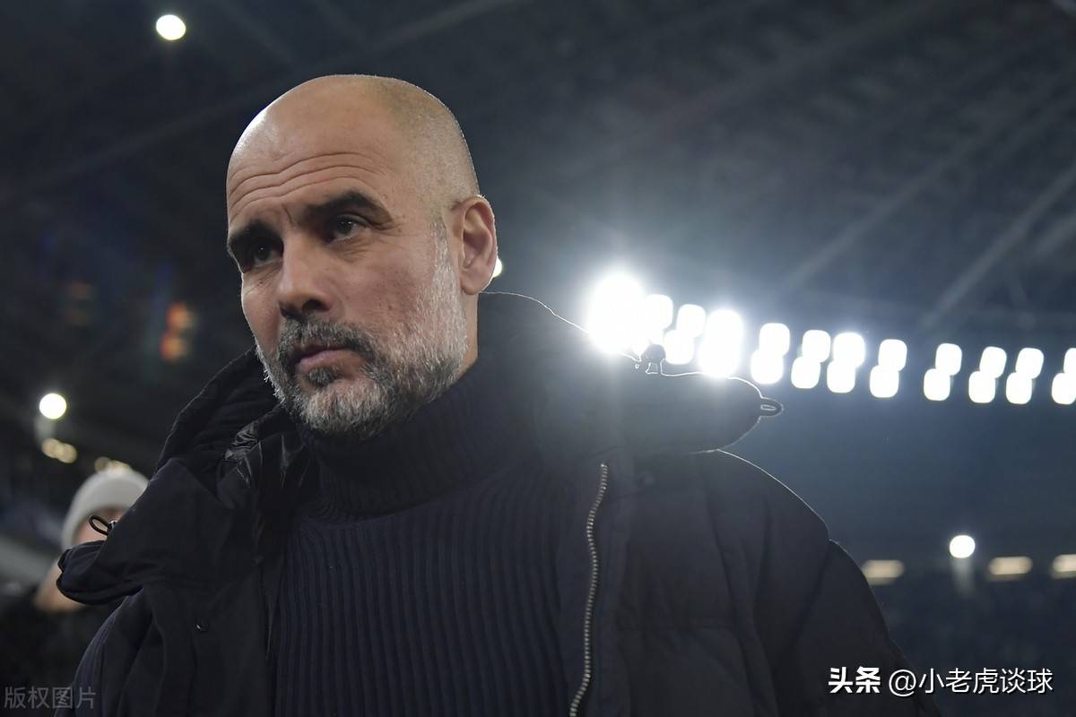 曼联集结日主帅复盘，志在社区盾名次提升，悬念犹存，更衣室氛围转暖 