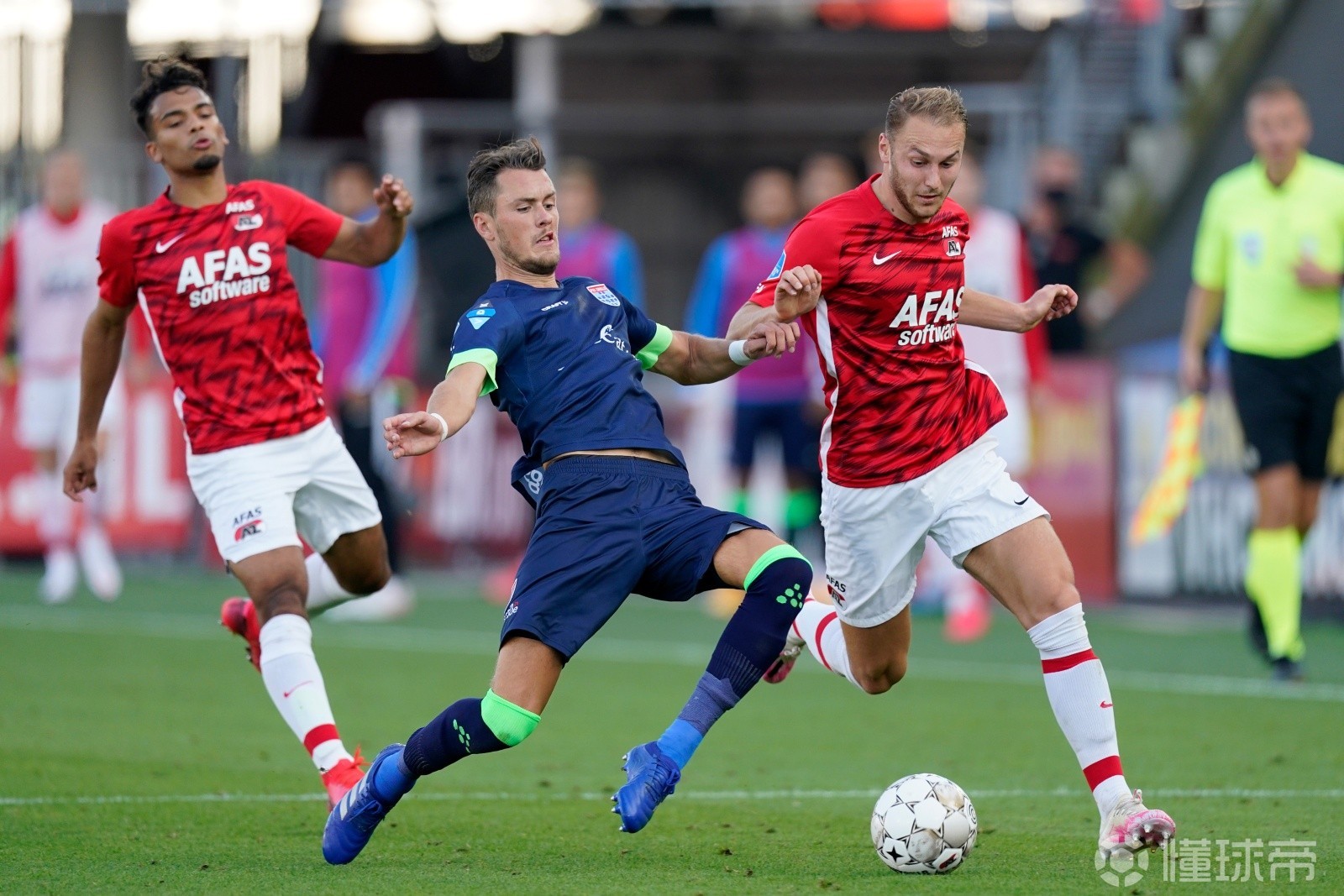 波特兰开拓者训练开放日；国际比赛日绝杀压哨引欢呼；荷甲在即；数据趋势出现新变化的简单介绍