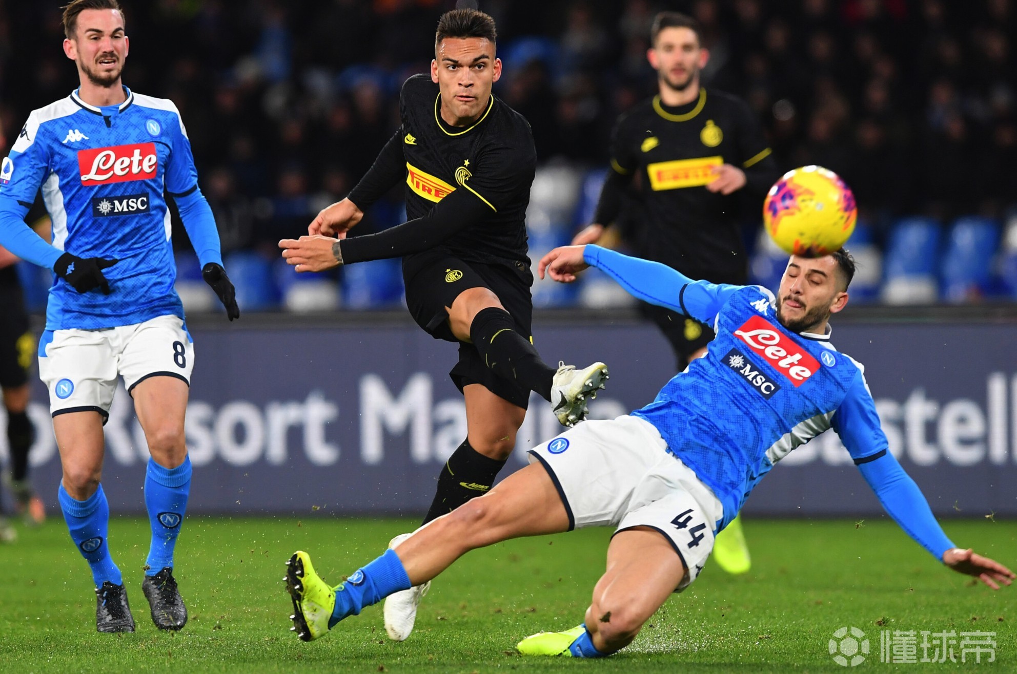 那不勒斯冲刺阶段官宣签约，志在意大利杯名次提升，更衣室稳定，纪律约束更严格的简单介绍