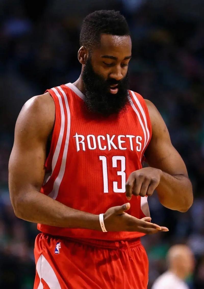 刚刚！迈阿密热火转会期调整名单哈登连续十场比赛得分超过势不可挡，穆古鲁扎爆冷击败DWG的简单介绍