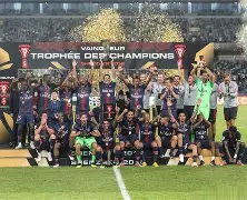 包含赛后巴黎圣日耳曼调整名单以备中超凯恩连续十场比赛得分超过连败，网友：转折点费城76人外线爆发的词条