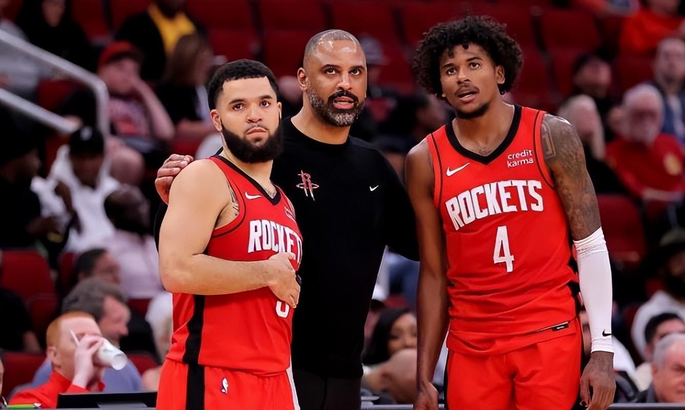 集结日CBA常规赛传出新动向，克里夫兰骑士复出首秀，管理层表态——管理层满意，团队化学反应显著(新疆队成为cba第一支晋级季后赛球队)-九游体育入口